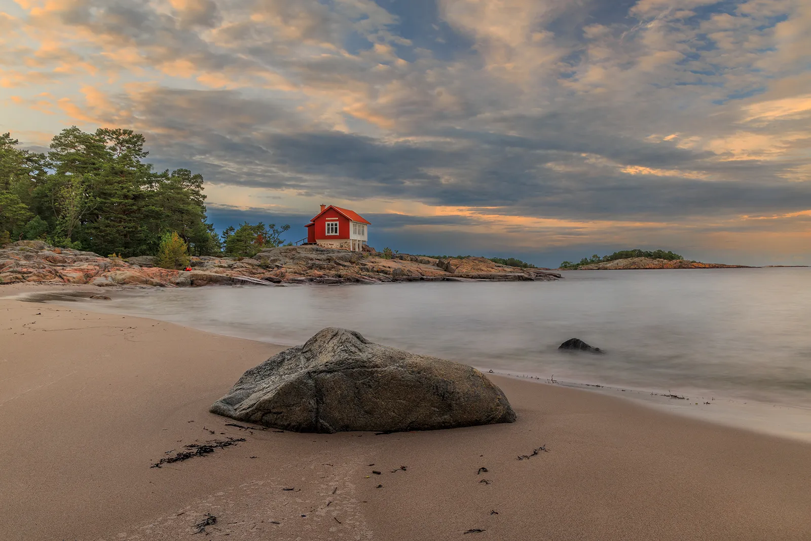 Klippa på strand